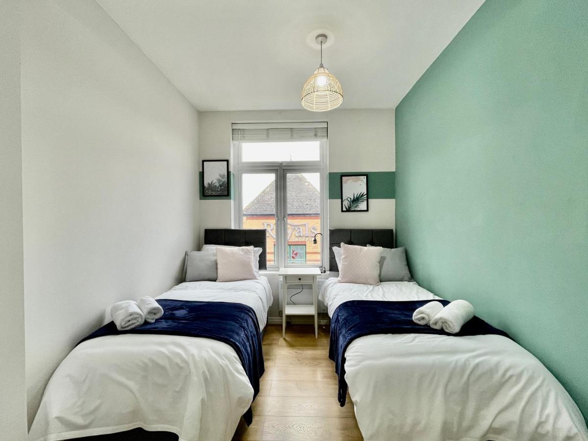 City Centre Gem In Southend Near The Beach, Station And Parking Apartment Bagian luar foto