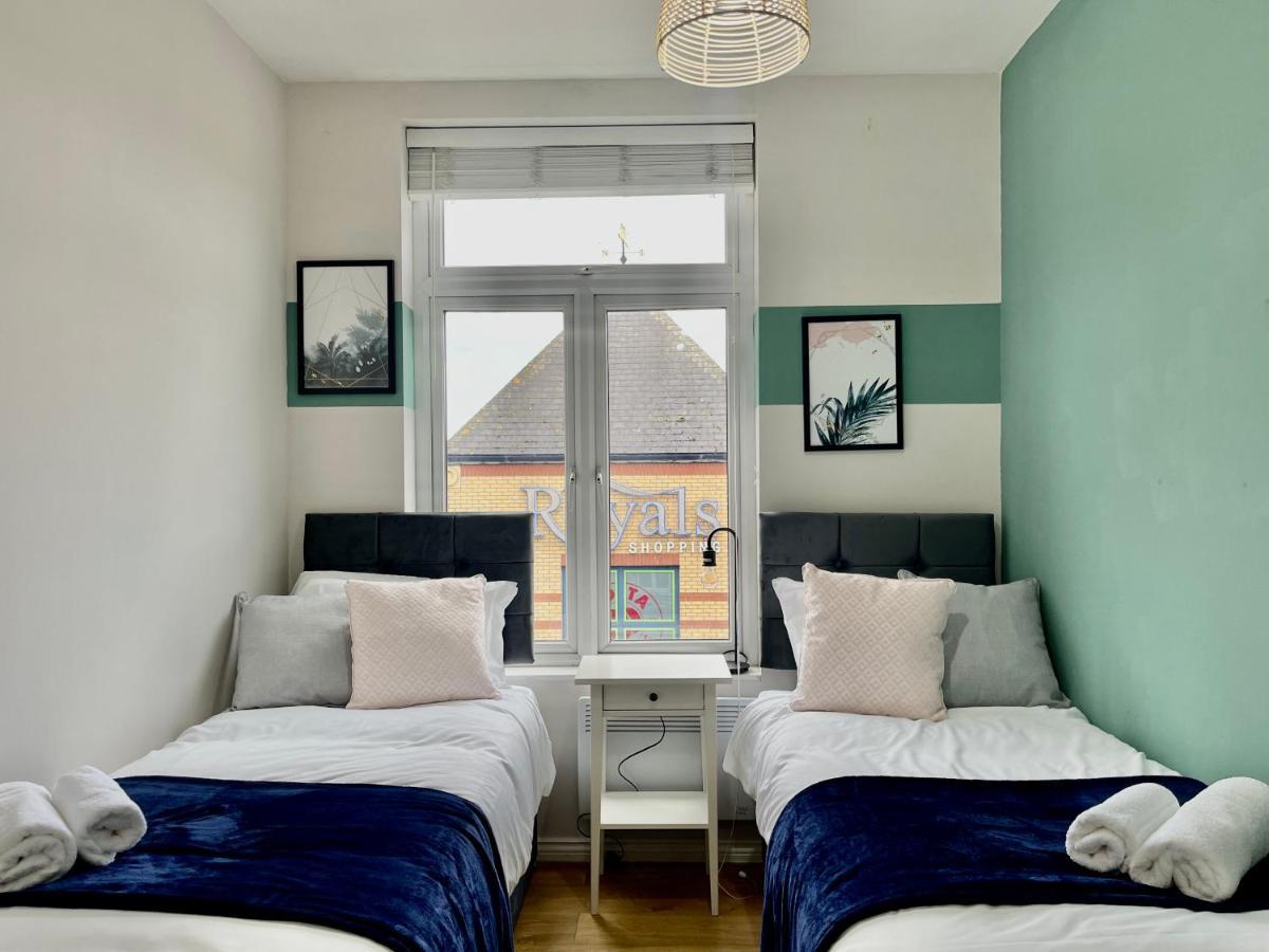 City Centre Gem In Southend Near The Beach, Station And Parking Apartment Bagian luar foto
