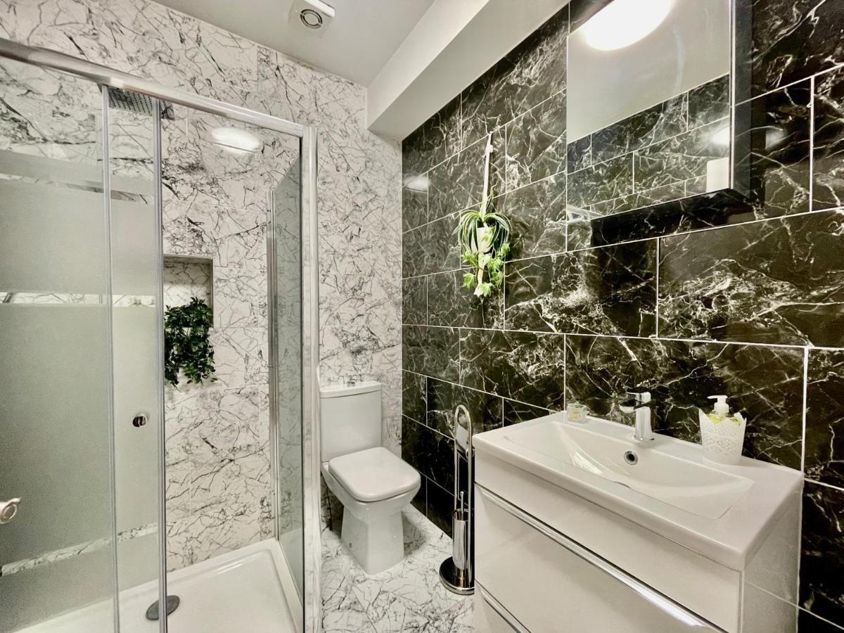 City Centre Gem In Southend Near The Beach, Station And Parking Apartment Bagian luar foto