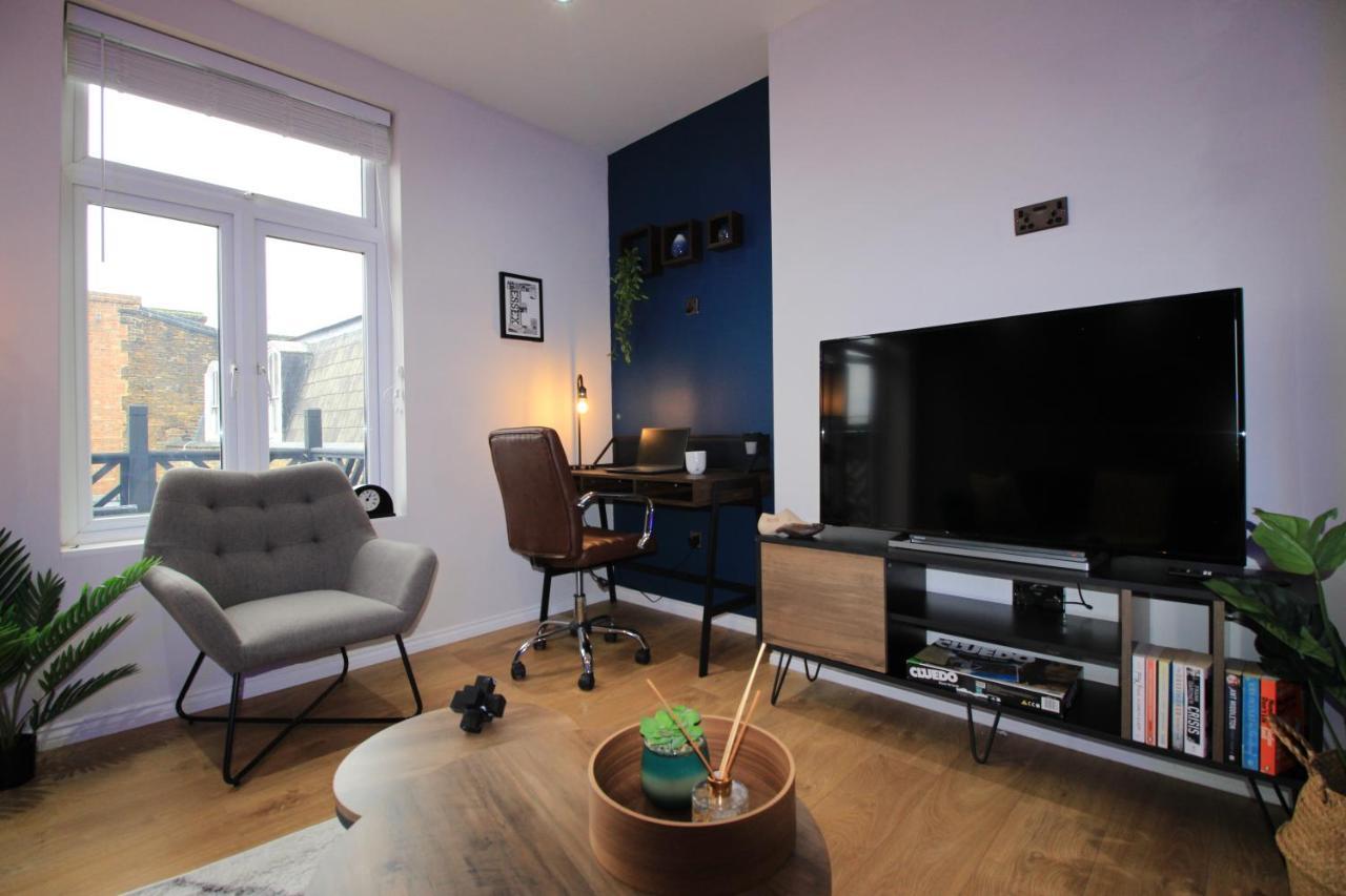 City Centre Gem In Southend Near The Beach, Station And Parking Apartment Bagian luar foto