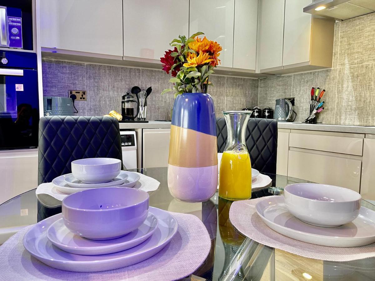 City Centre Gem In Southend Near The Beach, Station And Parking Apartment Bagian luar foto