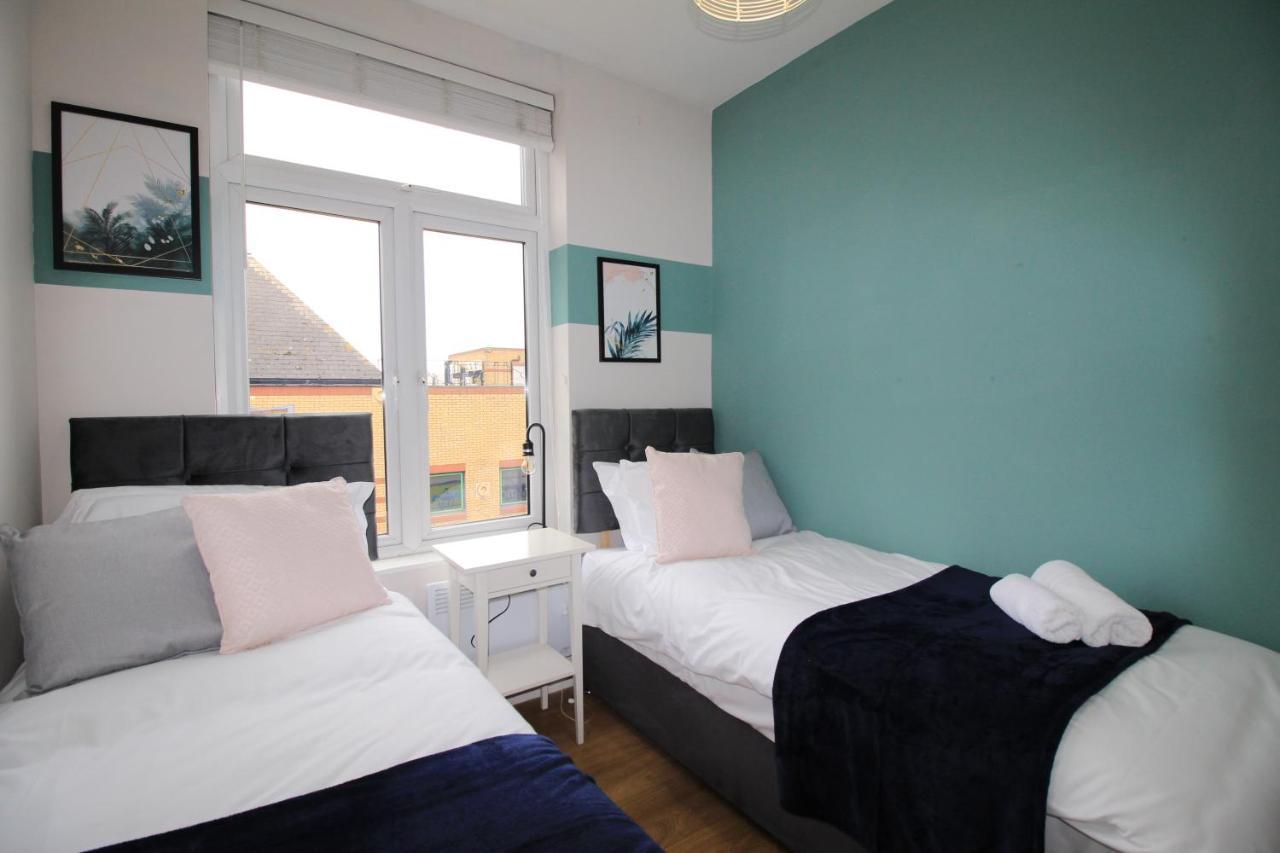 City Centre Gem In Southend Near The Beach, Station And Parking Apartment Bagian luar foto